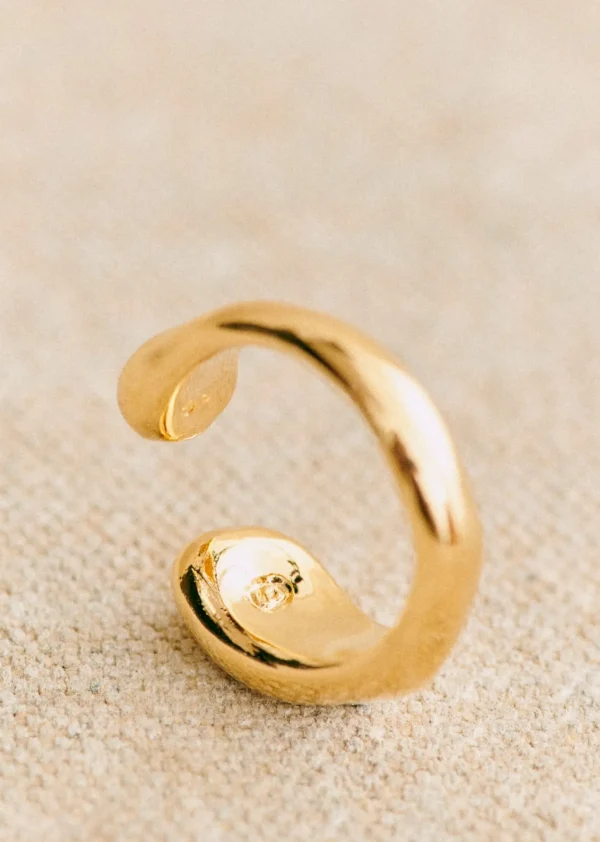 Ama Ring