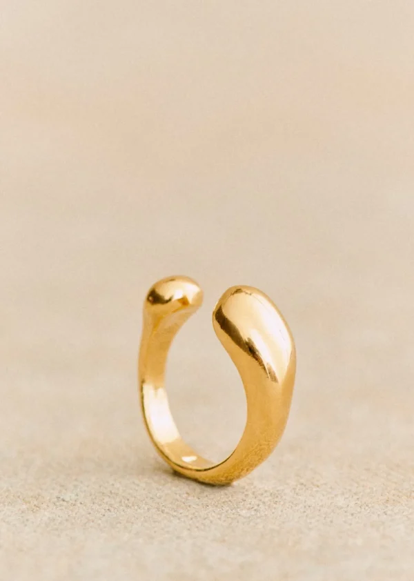 Ama Ring