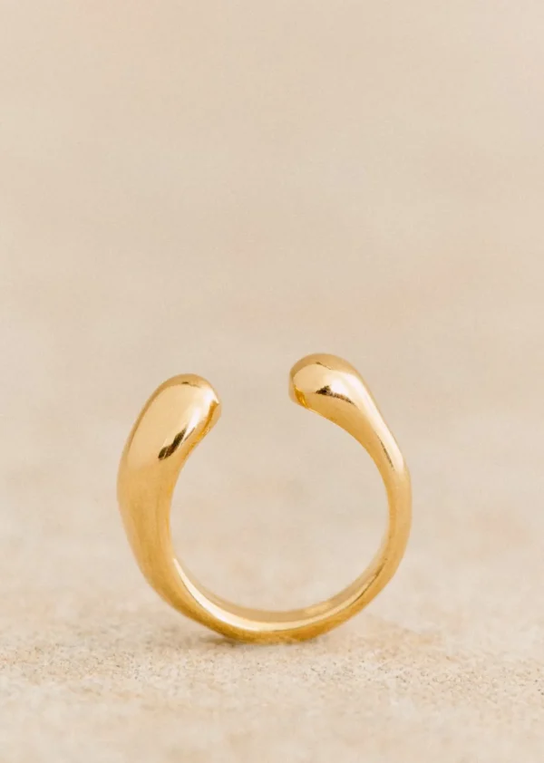 Ama Ring