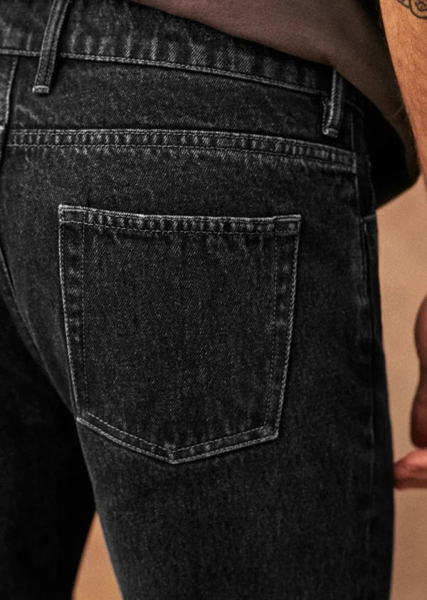 Avi Slim Jeans