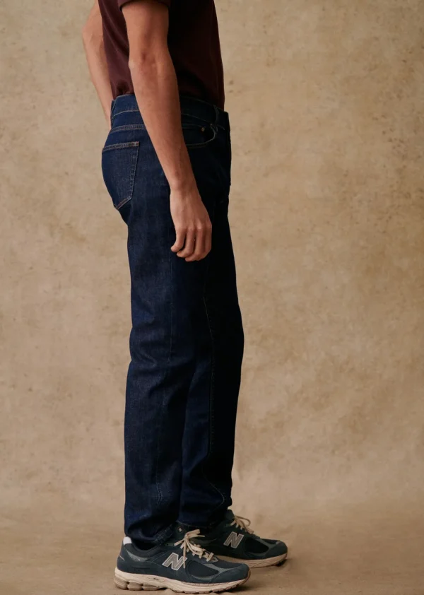 Avi Slim Jeans