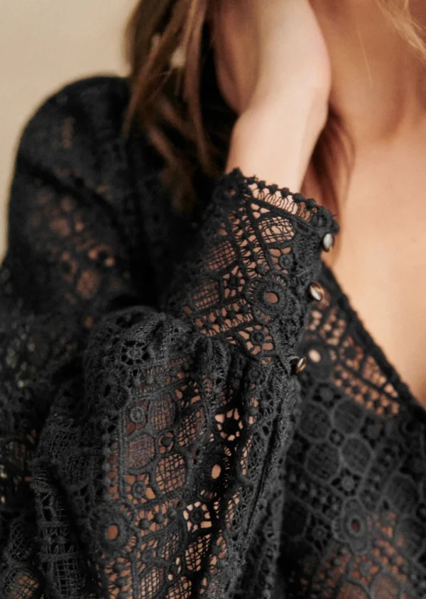 Gaya Blouse