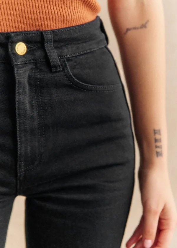 L'iconique Droit Trousers
