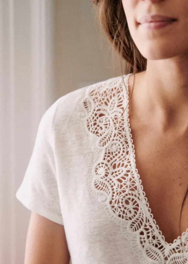 Mina T-Shirt