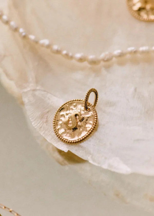 Sara Pendant 9-carat Gold - Letters Q To Z